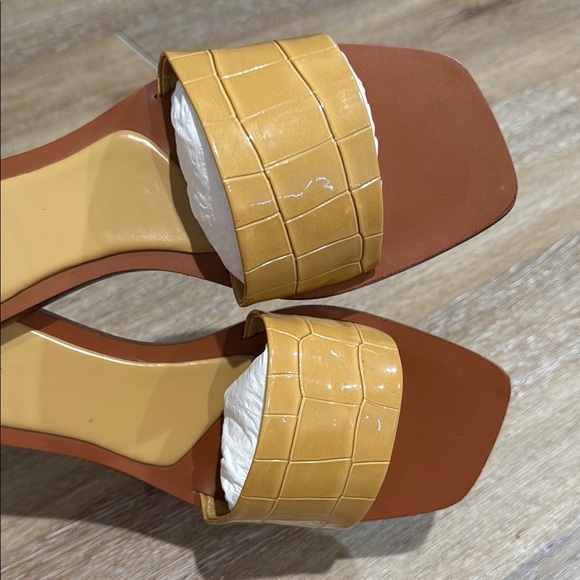 Zara Size 38 Tan Croc-Embossed Slide Sandals - Picture 7 of 9